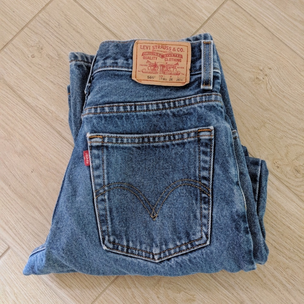 VINTAGE HIGHWAISTED LEVI'S JEANS